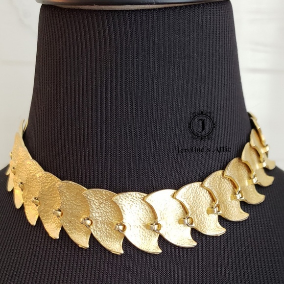 Goldtone Necklace - Picture 5 of 7